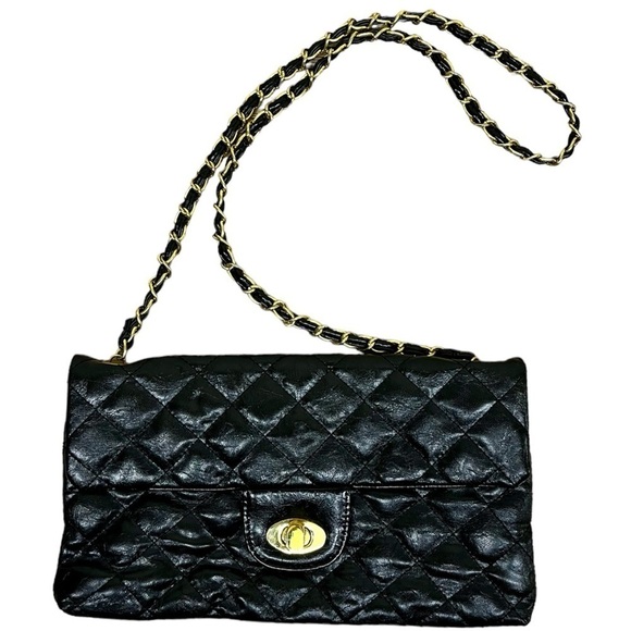 Vintage Handbags - Vintage Black Quilted Gold Chain Handbag